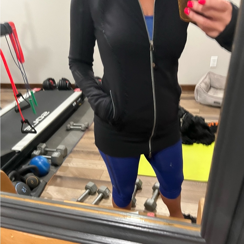 Lululemon jacket - Picture 9 of 14